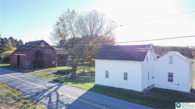 Building Photo - 654 Youngs Hill Rd