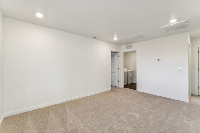 Building Photo - 8284 W Grey Alder Dr