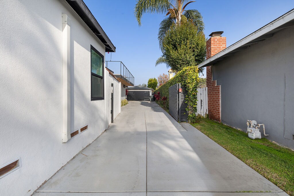 Building Photo - 236 Camellia Ln