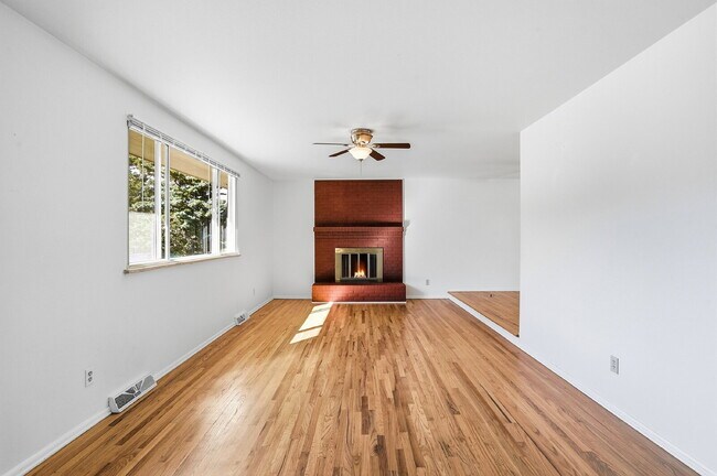 Building Photo - $2,695.95, 3-Bed, 2-Bath, Ranch House in Littleton with Great Fenced in Yard!