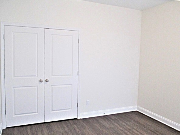 Building Photo - 898 Sunny Stroll Dr