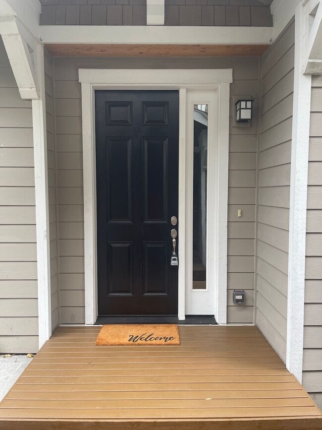 Building Photo - Spacious 3BD/2.5BTH Available for Lease in...