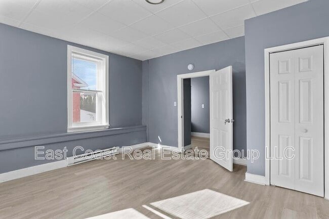 Building Photo - 15 E Water St