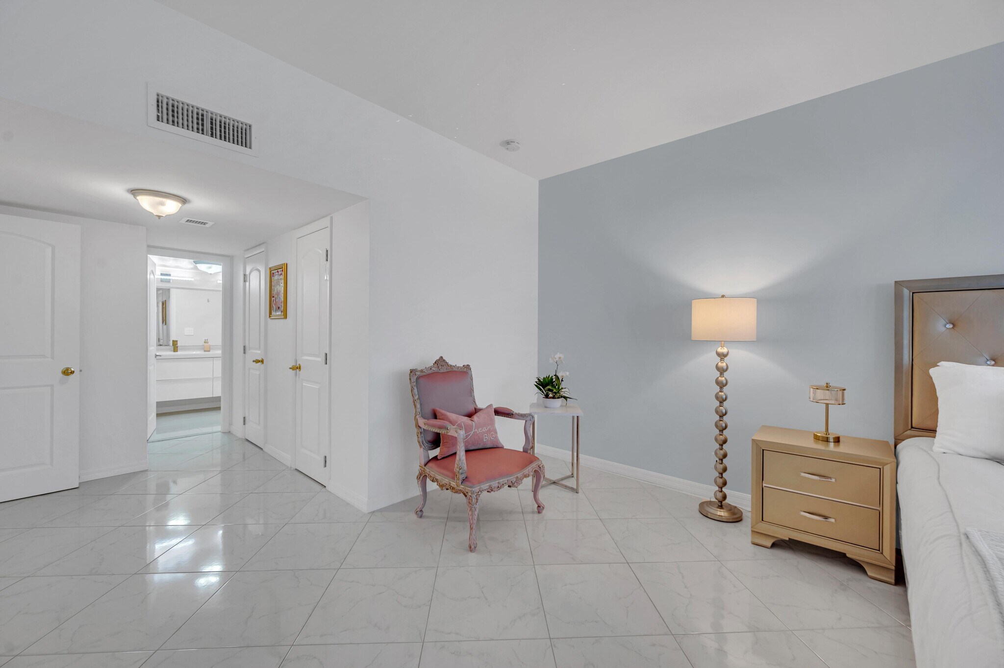 Building Photo - 4020 Galt Ocean Dr