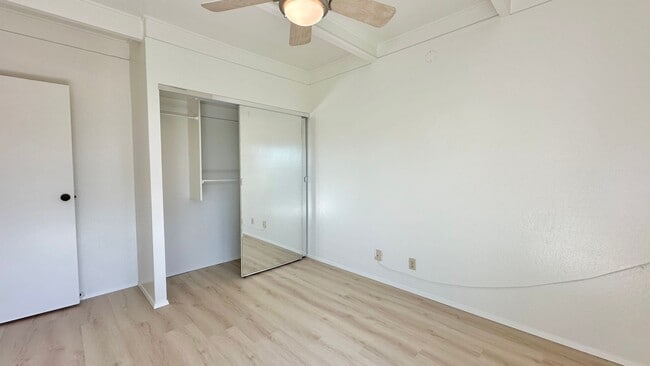 Building Photo - AVAILABLE NOW! 2 BED/1 BATH TOWNHOME W/ LO...