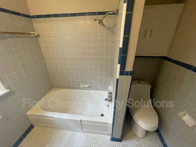 Building Photo - 1126 NW 55th St