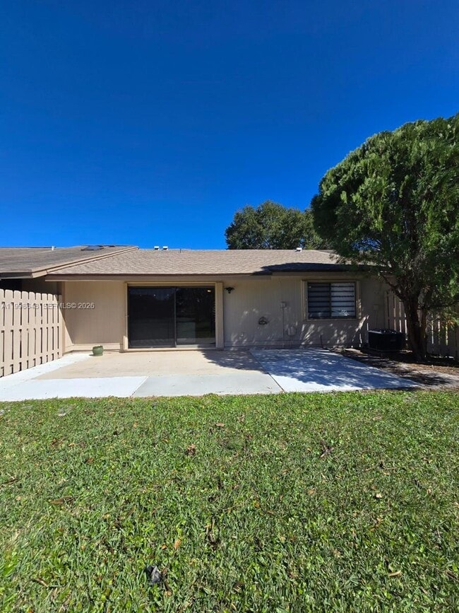 Building Photo - 5 Rogart Cir