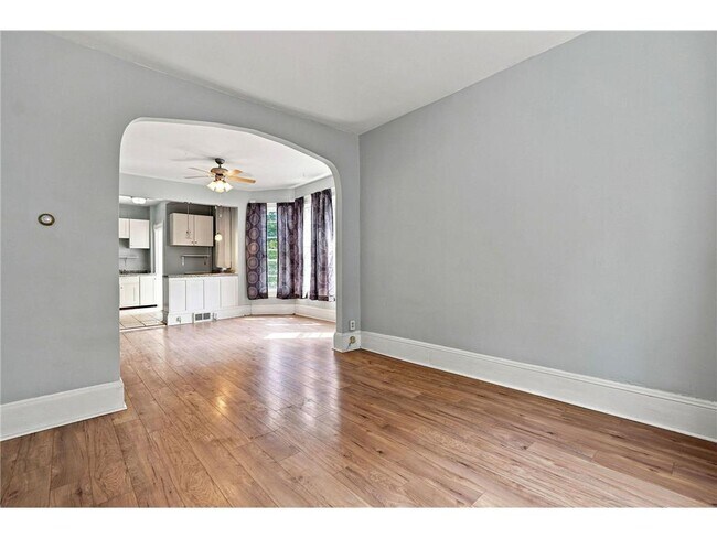 Building Photo - 2625 2nd Ave S