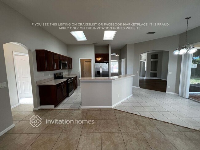 Building Photo - 2089 SW Idaho Ln