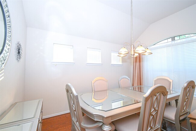 Building Photo - 23719 Parkwater Bridge Ln