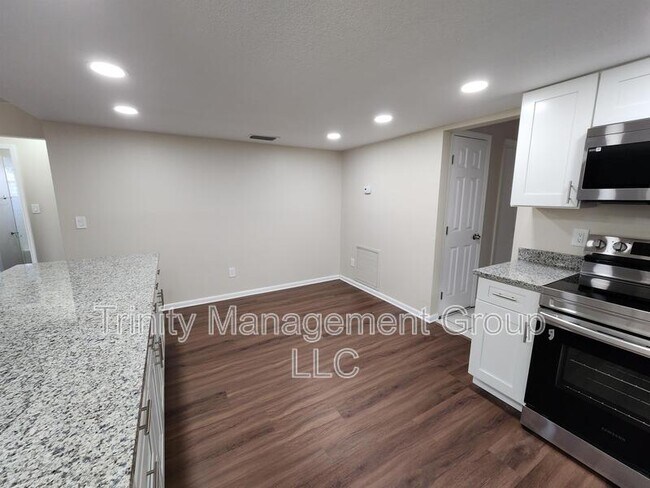 Building Photo - 17531 Brandywine Dr