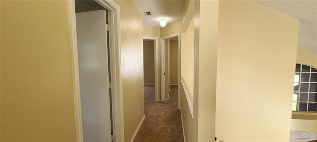 Building Photo - 2411 Berkshire Ct