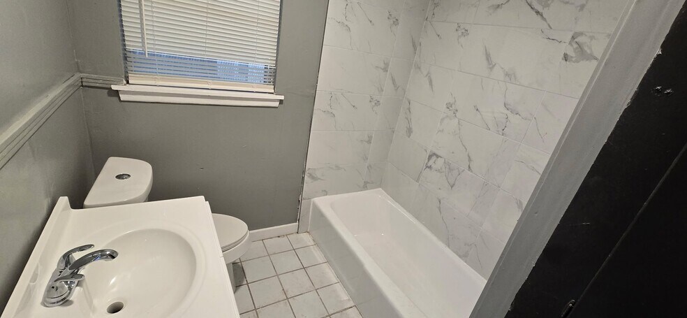 Building Photo - 1043 John Page Dr