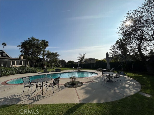 Building Photo - 3604 Country Club Dr