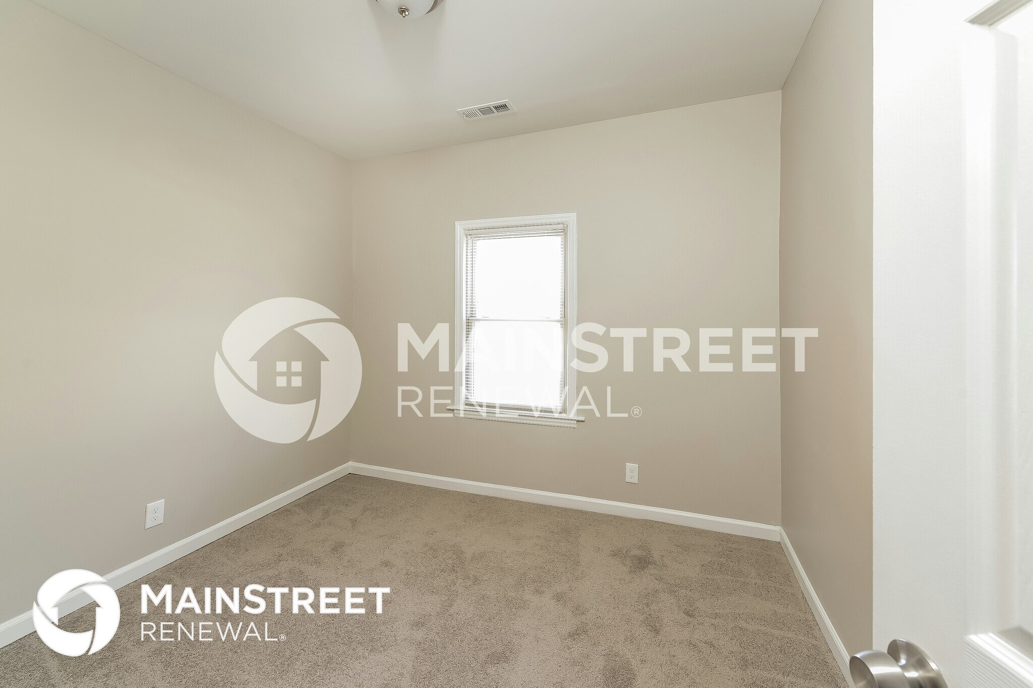 Building Photo - 320 W Steele St