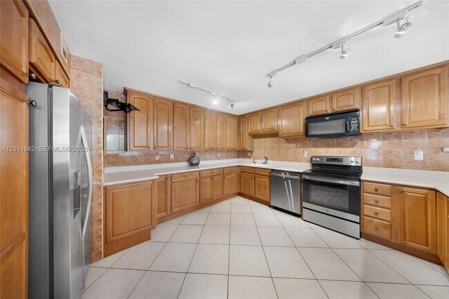 Building Photo - 600 Three Islands Boulevard