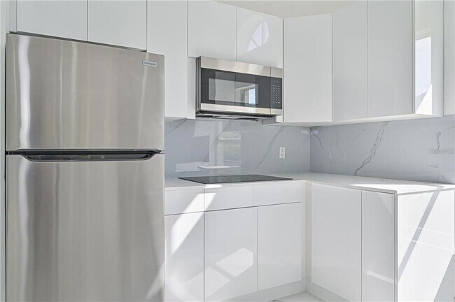 Building Photo - 3832 Sabal Springs Blvd