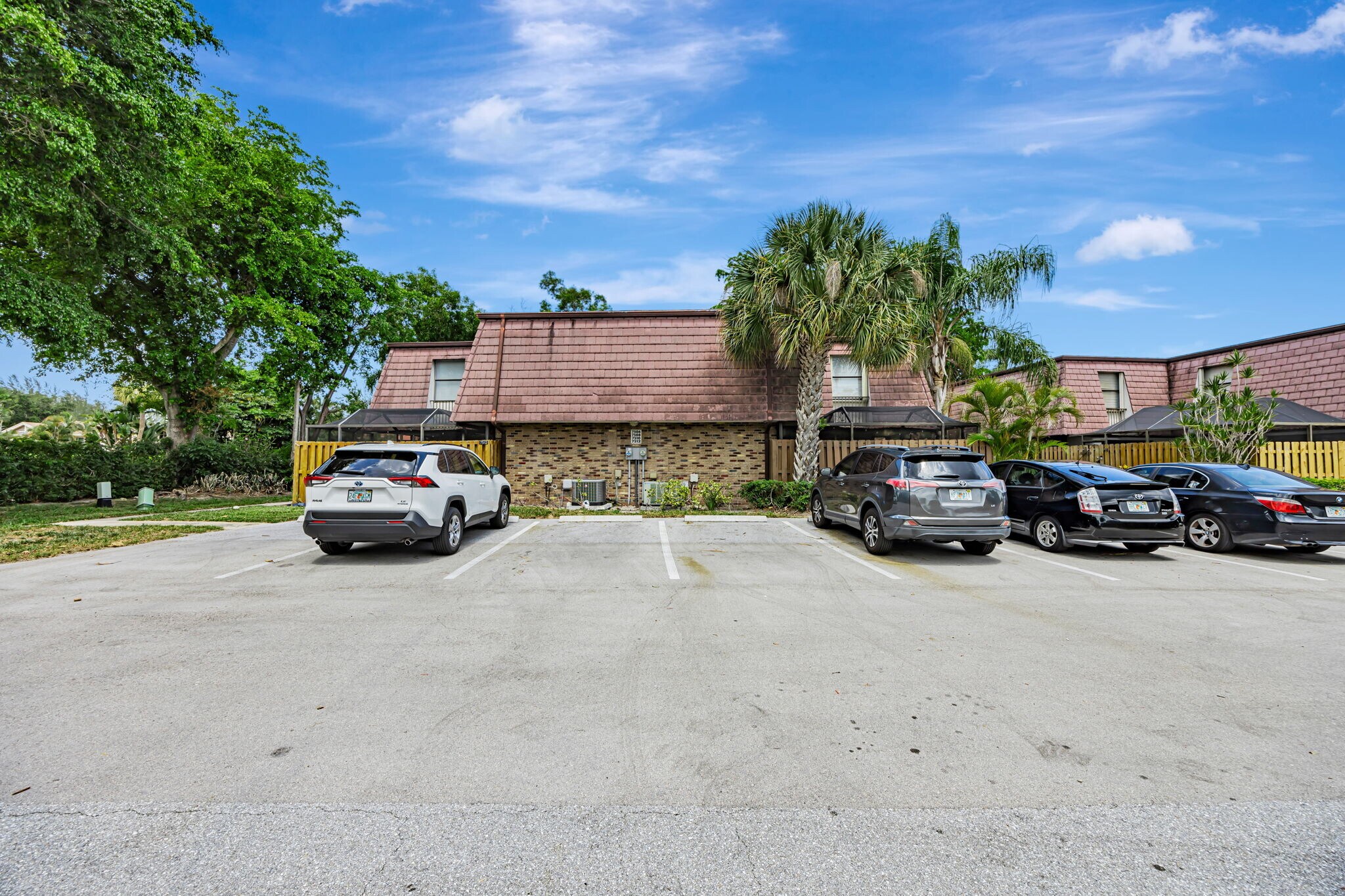 Building Photo - 7506 Courtyard Run E