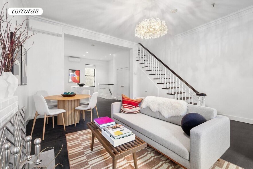 Building Photo - 105 Manhattan Ave