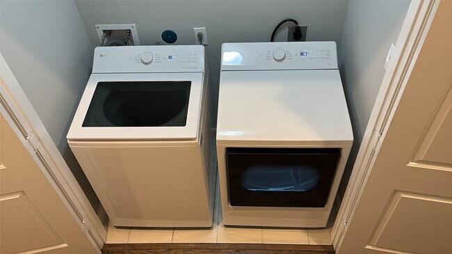 Building Photo - 1265A Bonner St