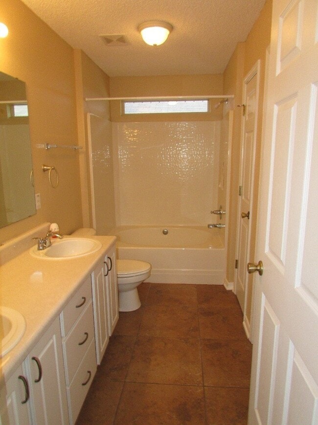 Building Photo - North Pensacola Home with Community Pool –...