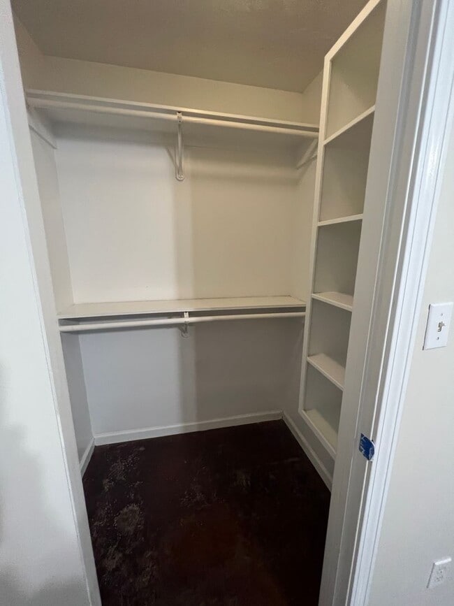 Building Photo - 3705 Kirkman St