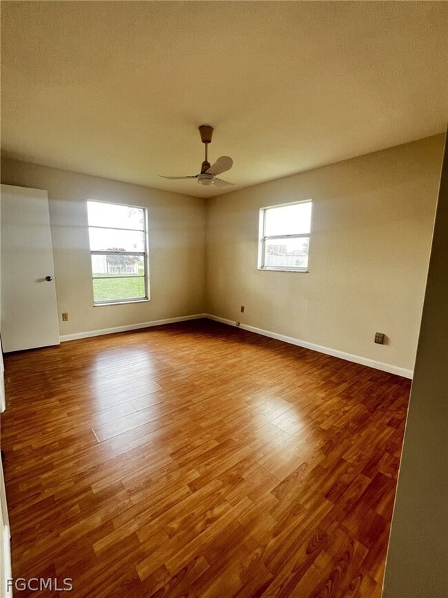 Building Photo - 1102 SE 16th St