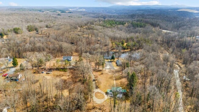 Building Photo - 228 Newcomb Dr