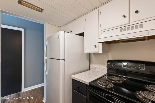 Building Photo - 4442 South St