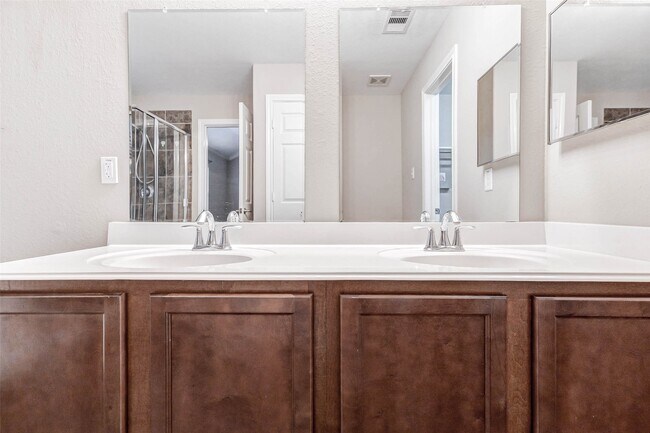 Building Photo - 24558 Folkstone Cir