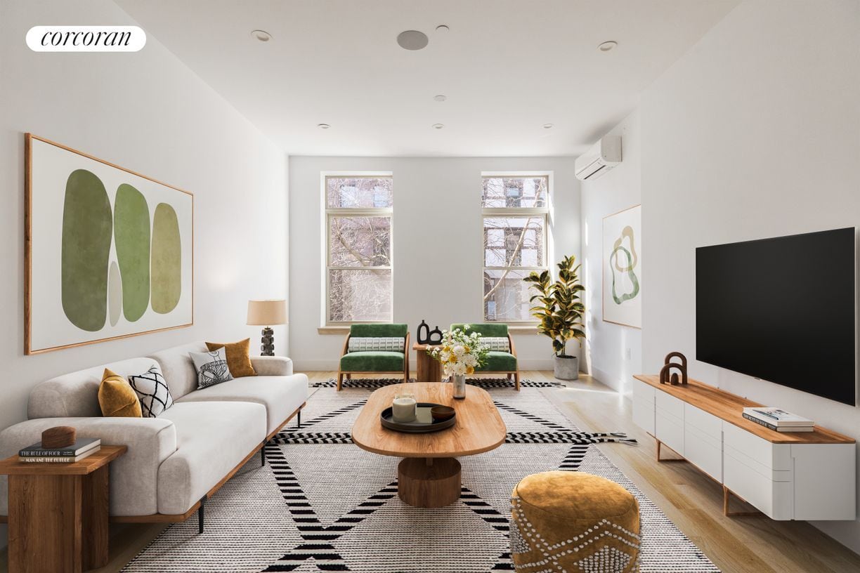 Building Photo - 121 W 136th St