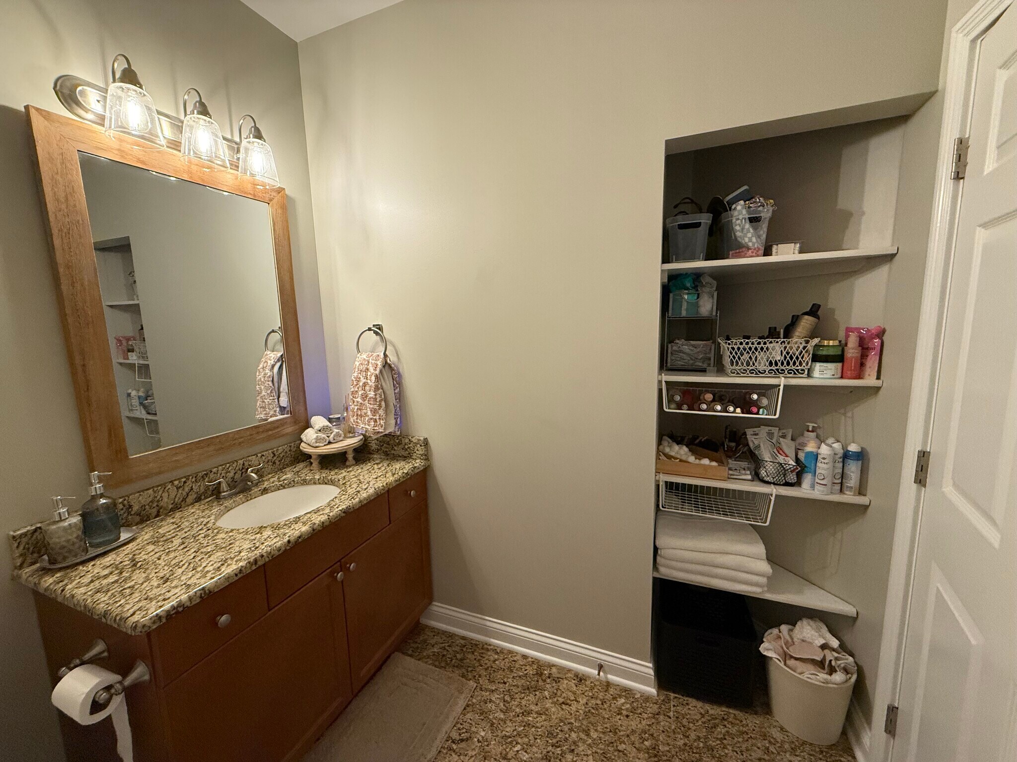 Building Photo - 140 S River St