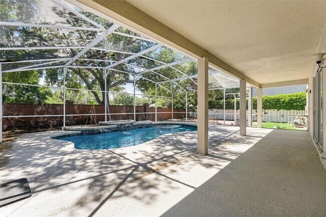 Building Photo - 2205 Wintermere Pointe Dr