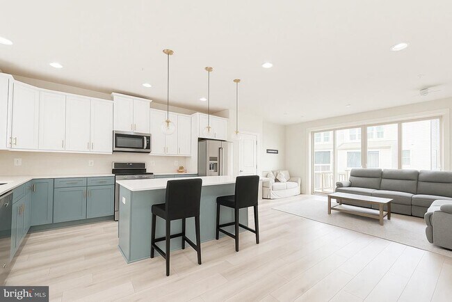 Building Photo - 8642 Satinwood Dr