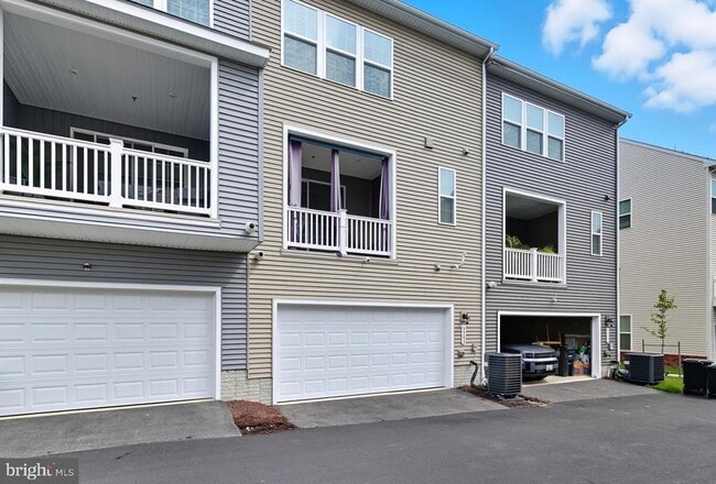 Building Photo - 5503 Billenca Ln