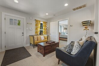 Building Photo - 512 Bouldin Ave