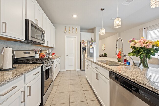 Building Photo - 21643 Calico Bush Trail