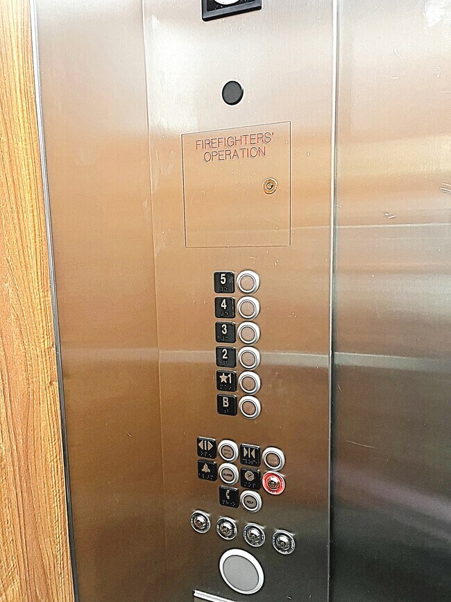 Building Photo - 40 Owen St