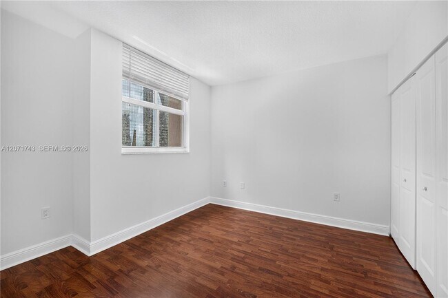 Building Photo - 1250 S Miami Ave