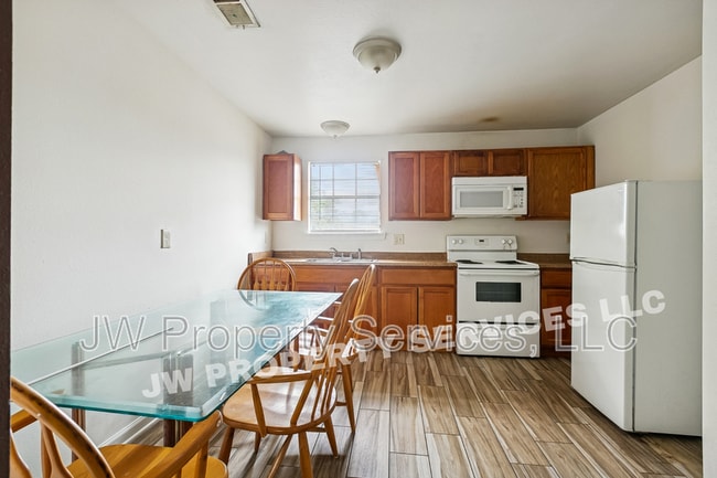 Building Photo - 204 Wilker Neal Ave