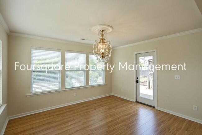 Building Photo - Single Family-Ranch Home | 2nd Floor Bonus...