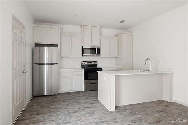 Building Photo - 1308 Valle Vista St
