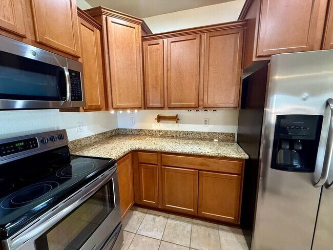 Building Photo - Fantastic 2 Bedroom, 2 Bath Ground Level Condo With Detached Garage in Loveland, Colorado