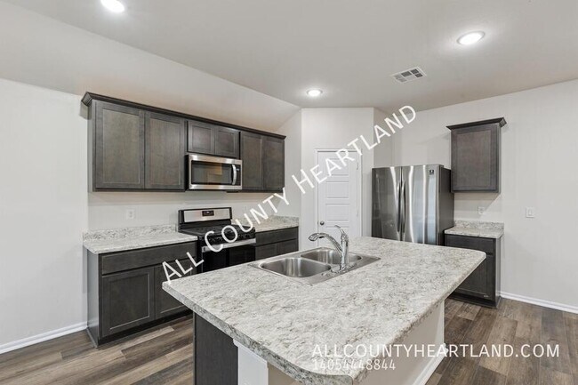 Building Photo - 3425 Molly Dr