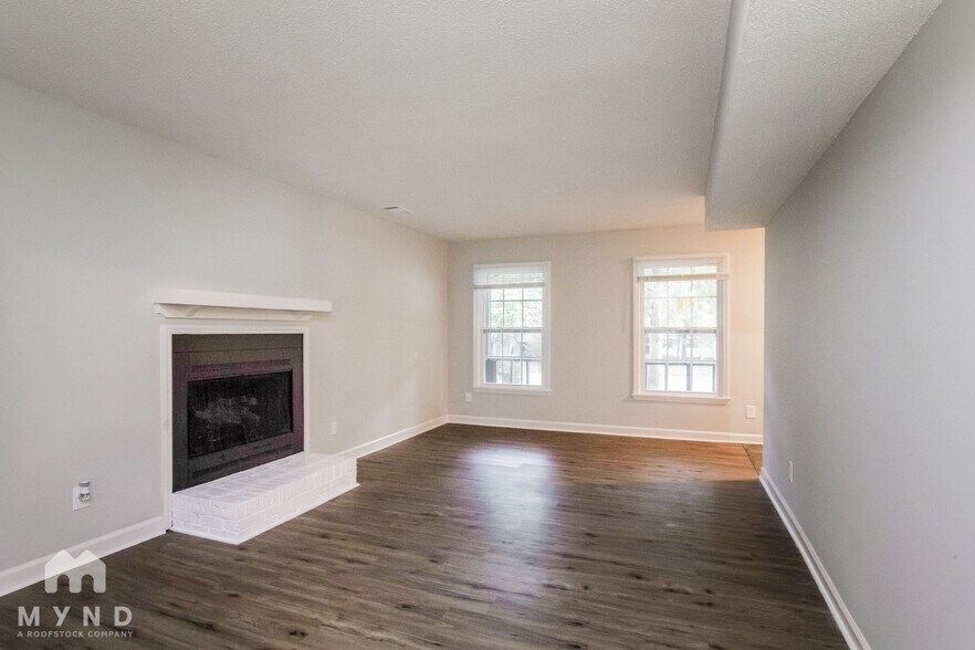 Building Photo - 7904 Red Lantern Rd
