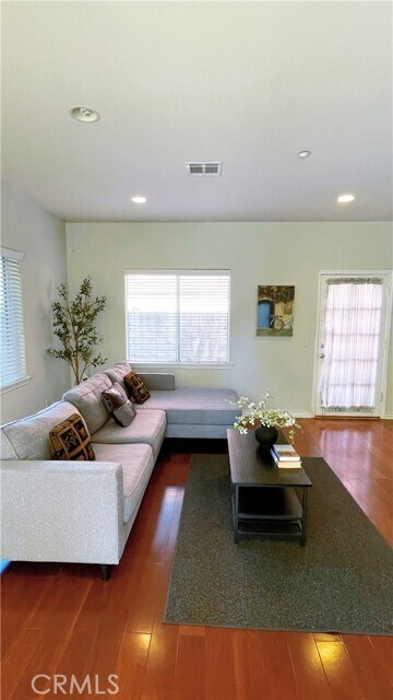 Building Photo - 1018 La Cadena Ave