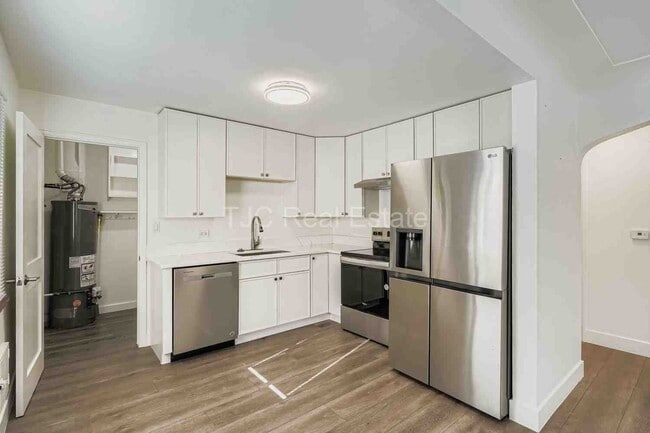 Building Photo - WAIVED APPLICATION FEES