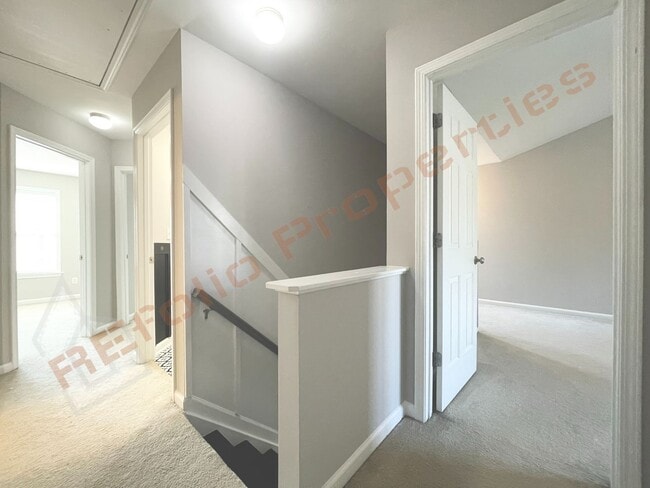Building Photo - 2452 Bay Harbor Dr