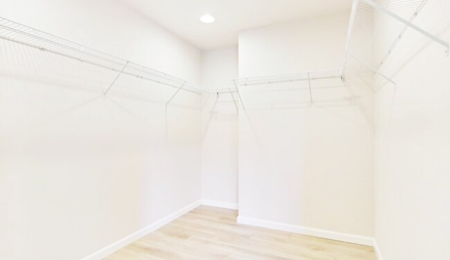 Building Photo - 4314 Andasio Loop SE