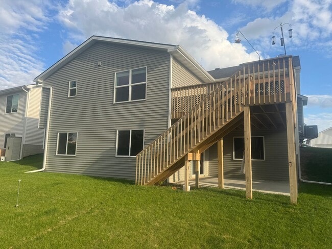 Building Photo - Great single family home!